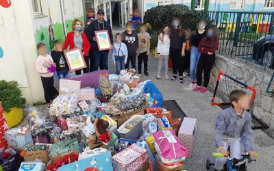 Mi smo i dalje toliko dirnuti vašom pažnjom, brigom, darovima??????