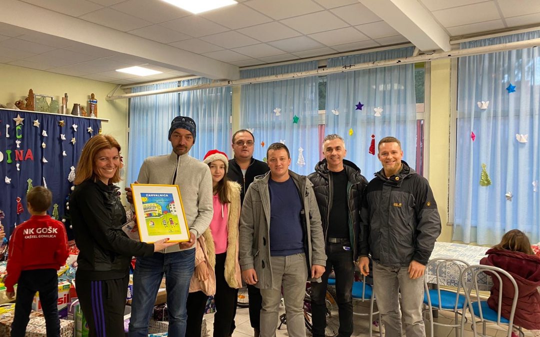 Volimo Božićno vrijeme i darivanja ?