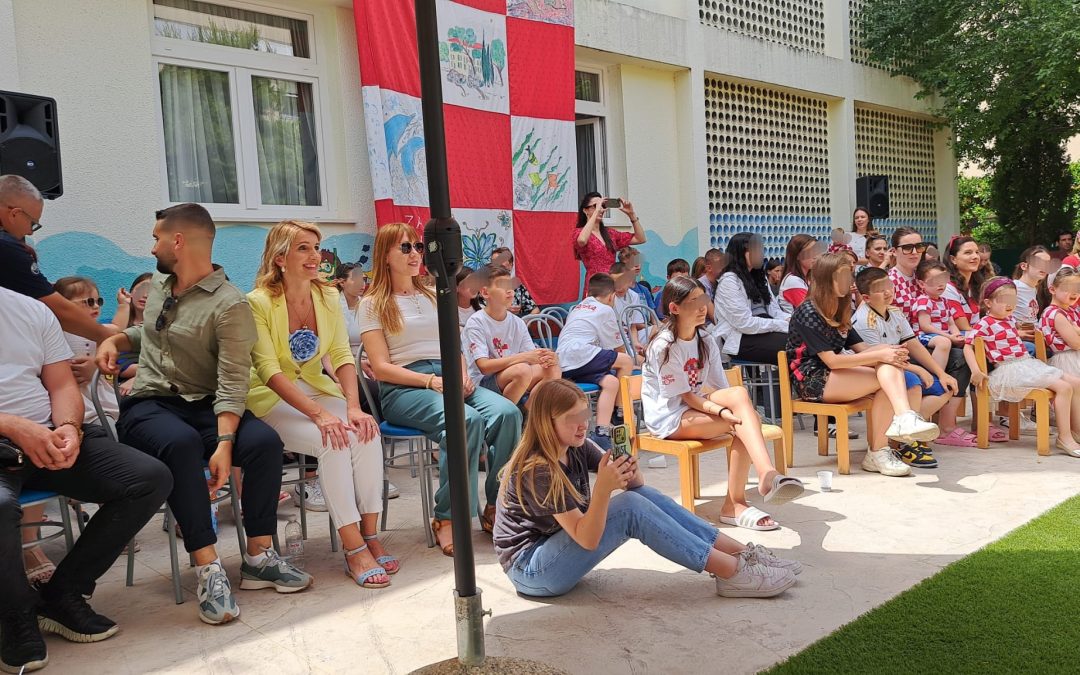 Otvorili smo igralište u sjedištu na oduševljenje djece, a i zaposlenika